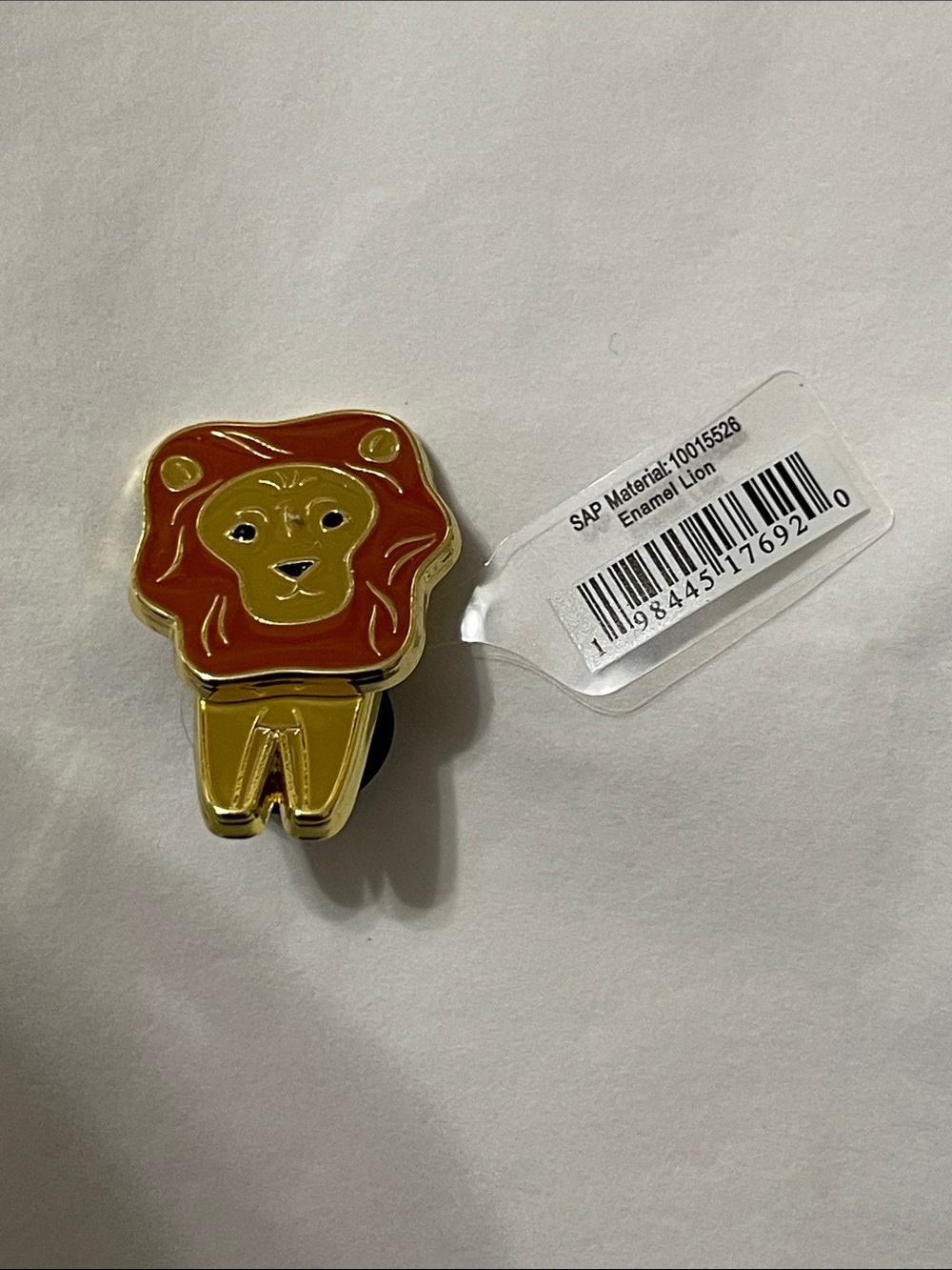 ✨CROCS “Lion” Metal Jibbit  (NO LONGER AVAILABLE) - NWT✨